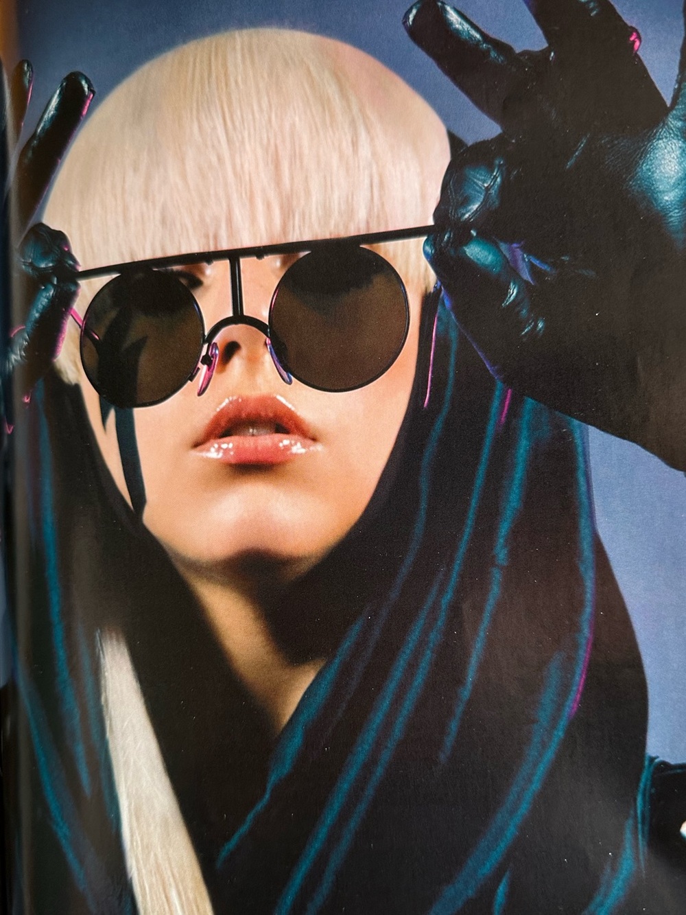 Vintage Winter 2009 H&M Magazine - features Lady Gaga + best of the Noughties - Picture 4 of 7